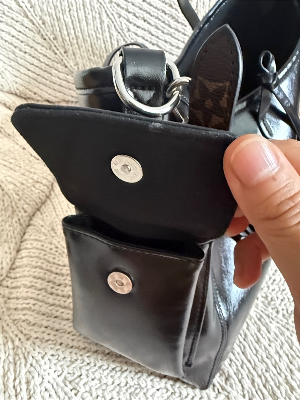 oil-waxed genuine leather crossbody bag - Picture 5 of 6